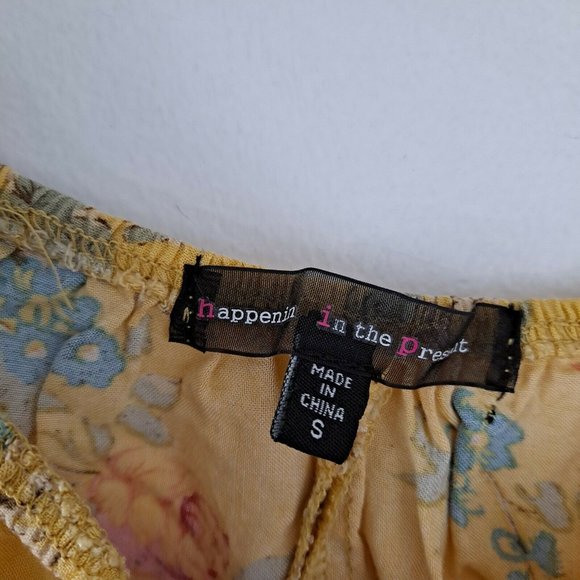 HIP Happening In The  Present Women's  S Yellow Floral Cropped Top  Split Back - Picture 6 of 10